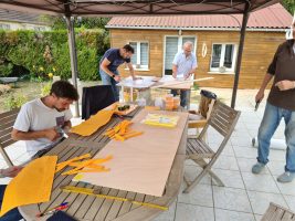 Fabrication des bandes AF pour traiter le varroa